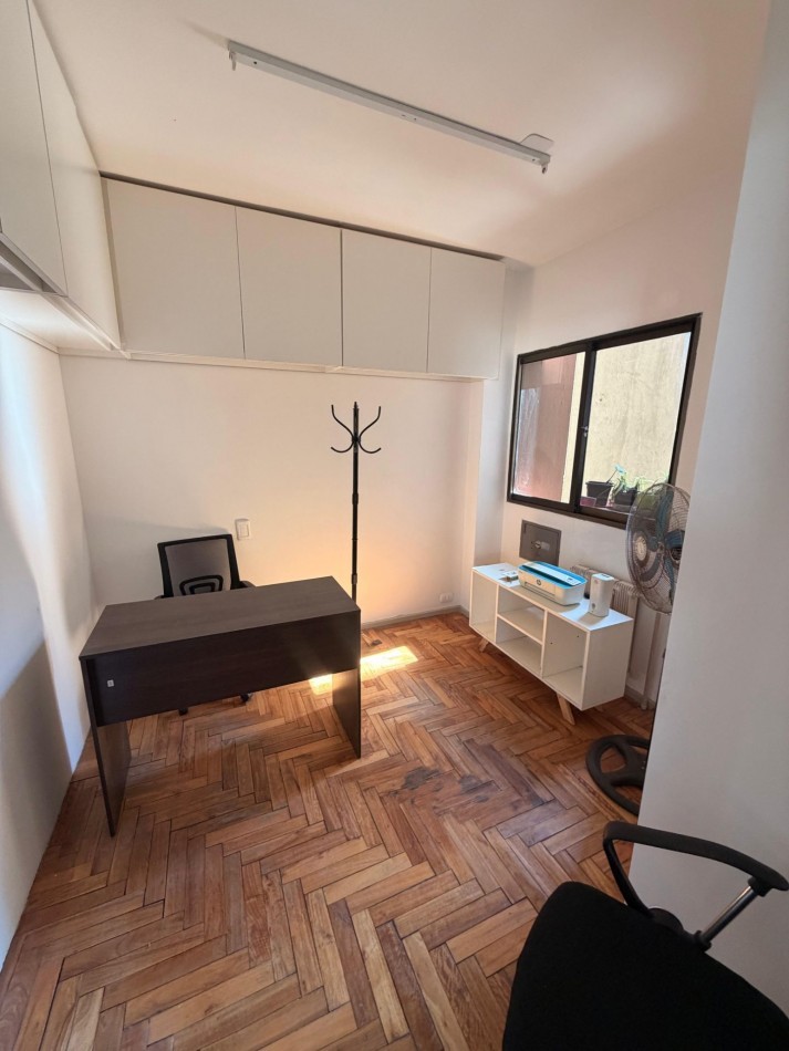 ALQUILER - OFICINA COMODA CON PRIVADOS - ZONA CENTRO 4