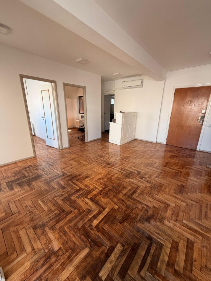 ALQUILER - OFICINA COMODA CON PRIVADOS - ZONA CENTRO 4
