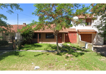 CHALET EN PARQUE LURO A RECICLAR
