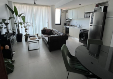 ALQUILER ZONA GUEMES - 2 AMBIENTES  C/ COCHERA 