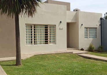 Hermosa Casita En Acantilados