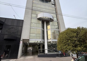 Cochera en venta Zona clinica pueyrredon.